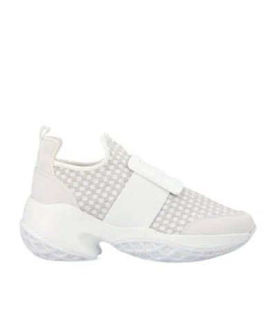 Roger Vivier Round Toe Low Cut Casual Shoes In White