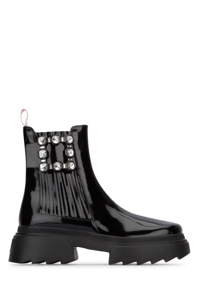 Roger Vivier Wallaviv Str Buckle Chelsea Bootie In Black