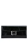 Roger Vivier Belle Vivier Wallet Chain In Black