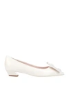 Roger Vivier Woman Pumps Ivory Size 4.5 Leather In White