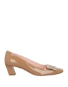 Roger Vivier Woman Pumps Light Brown Size 5 Leather