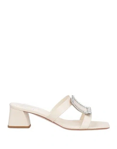 ROGER VIVIER ROGER VIVIER WOMAN SANDALS IVORY SIZE 10.5 LEATHER