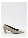 Roger Vivier Trompette 45 Metal Buckle Pumps In Patent Leather In Beige