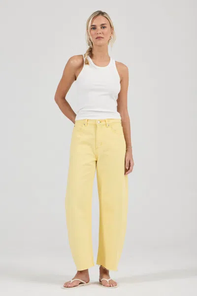 Rolla's Jeans Us Arc Barrel Jean In Yellow