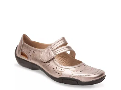 Ros Hommerson Extra Wide Width Chelsea Mary Jane Flat In Gold