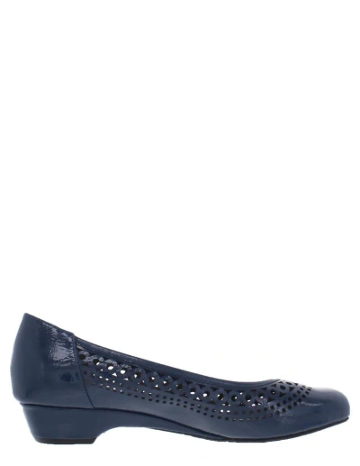 Ros Hommerson Tina Loafers - 2e/wide Width In Navy In Blue
