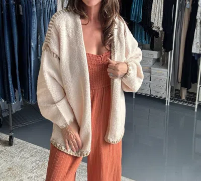Rosa Clothing Slouchy Chunky Knit Cardigan In Beige