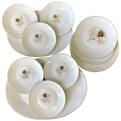 Pre-owned Rosenthal 1960s German Flower Porcelain 24-karat Gold Plates Set Of 11 By  In Gray