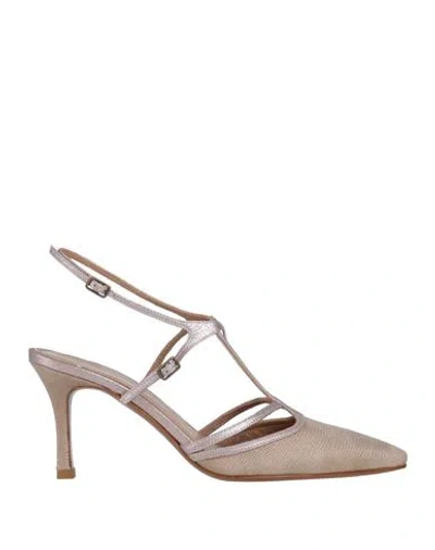 Rose's Roses Woman Pumps Antique Rose Size 7.5 Leather In Pink