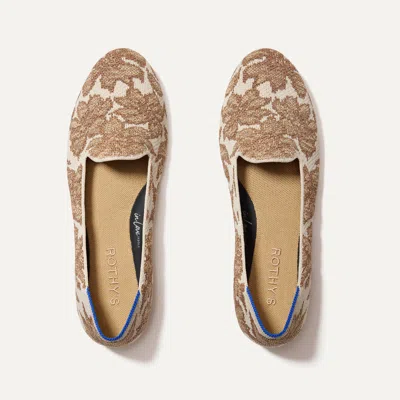 Rothys The Lounge Loafer In White In Gold Chantilly