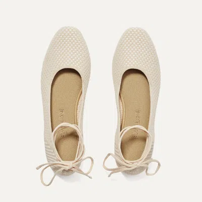 Rothys The Square Wrap In White/neutral In Blanc