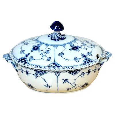Pre-owned Royal Copenhagen Blue Fluted Half Lace Tureen With Lid 200cl
