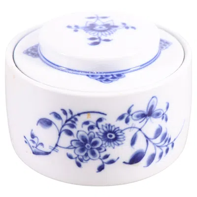 Pre-owned Royal Copenhagen Model 5024 Classic Blue Fluted Bonbonniere.