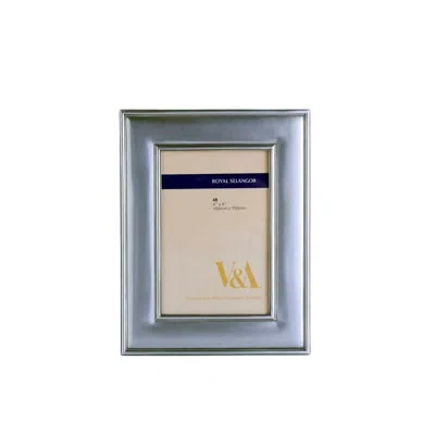 Royal Selangor Old English - 4x6 - Photo Frame - Pewter In Silver