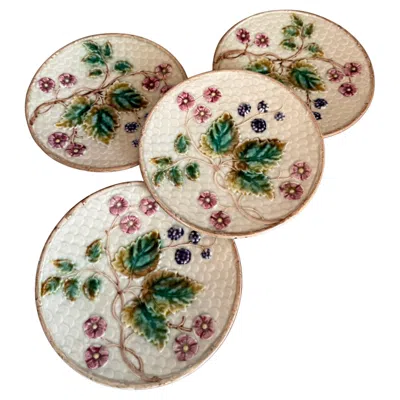 Pre-owned Rörstrand Art Nouveau Majolica Blackberries Four Piates  Sweden 1910 In Sand