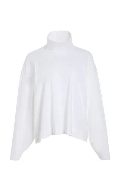 Rùadh Moda Operandi In White