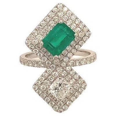 Pre-owned Ruchi New York Ruchi Colombian Emerald & Princess Cut Diamond White Gold Cocktail Ring
