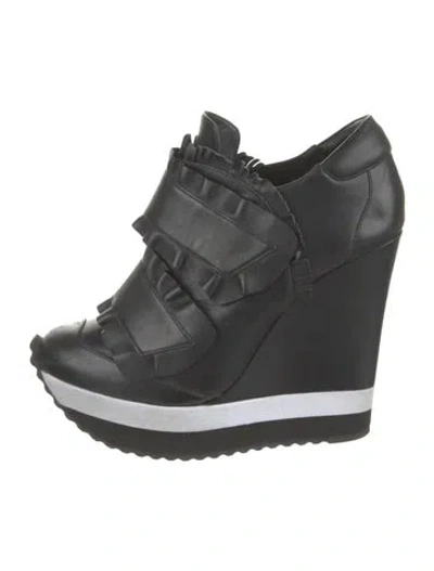 Pre-owned Ruthie Davis Leather Wedge Sneakers In Black