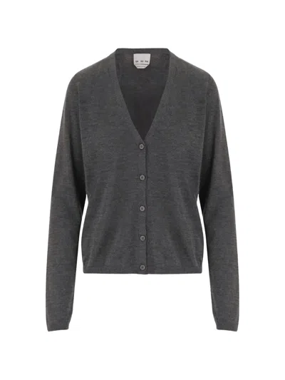 Sa Su Phi V-neck Button Closure Cashmere-silk Blend Cardigan In Gray