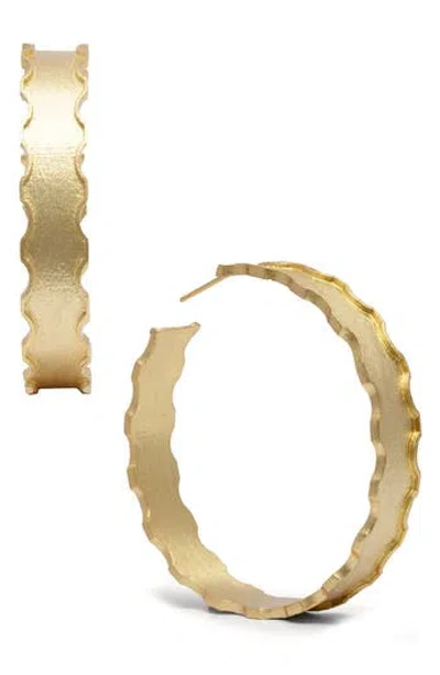Saachi Waved Hoop Earrings In Gold