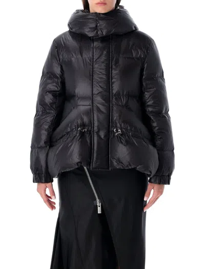 SACAI SACAI BLACK HOODED SHORT PADDED PUFFER JACKET