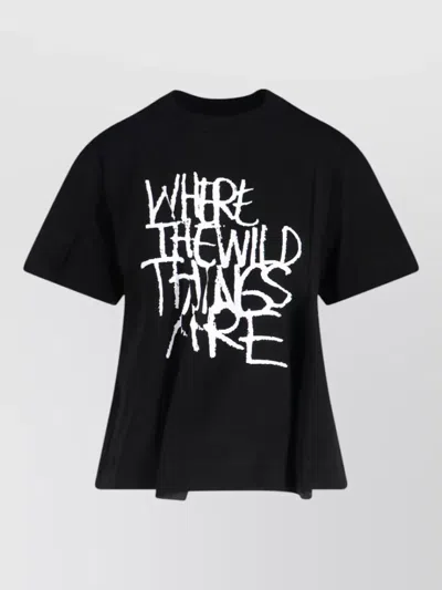 Sacai Graphic Print Crew Neck Short Sleeve Top In Black