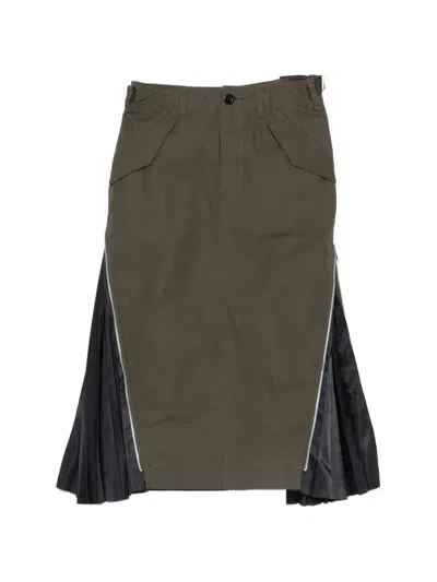 Sacai Pleated-panel Zip-detail Mid Skirt In Gray