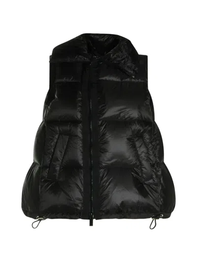 Sacai Quilted Puffer Gilet In Black