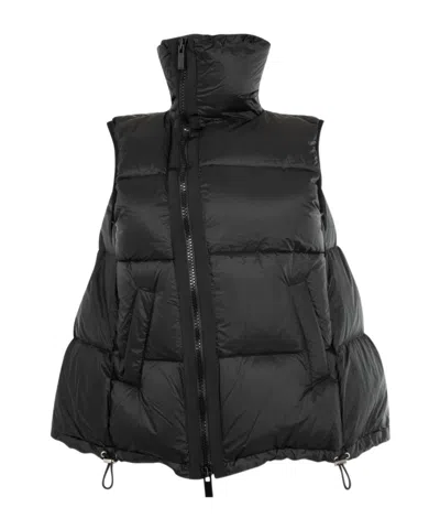 Sacai Sleeveless Down Jacket In Black