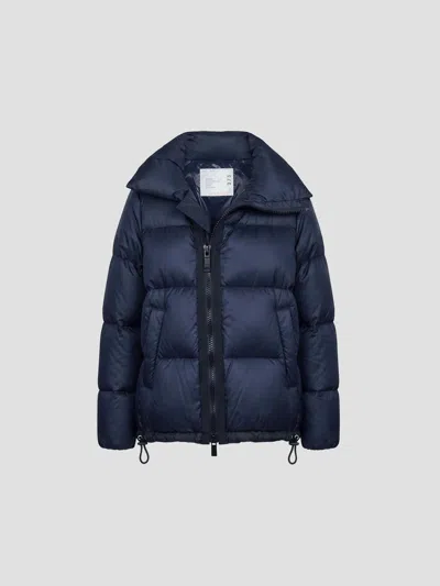 Sacai Stylish Puffer Jacket In Blue