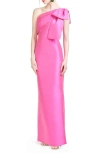 SACHIN & BABI SACHIN & BABI BONNIE BOW DETAIL ONE-SHOULDER STRETCH MIKADO SHEATH GOWN