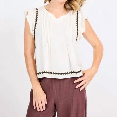 Sadie & Sage Memory Lane Ruffle Top In White