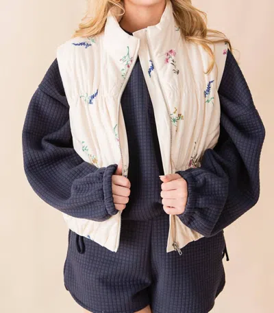 Sadie & Sage Fair Weather Quilted Vest In Ivory Multi In White
