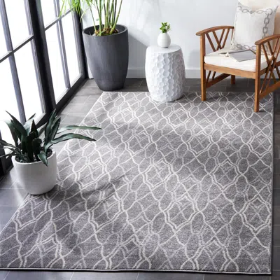 Safavieh Amherst Machine Made Area Rug, Grey / Light Grey Contemporary Style Easy Care In Gray
