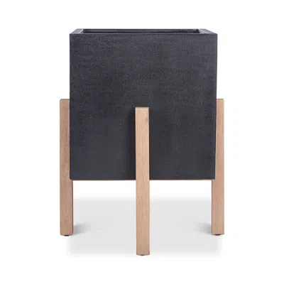 Safavieh Anston Planter In Black