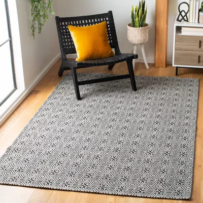 Safavieh Augustine Machine Made Area Rug, Black / Light Grey Contemporary Style Easy Care