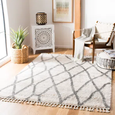 Safavieh Berber Fringe Shag Machine Made Area Rug, Creme / Black Contemporary Style Easy Care In Neutral