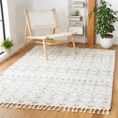 Safavieh Berber Fringe Shag Machine Made Area Rug, Ivory / Grey Bohemian Style Easy Care In Gray