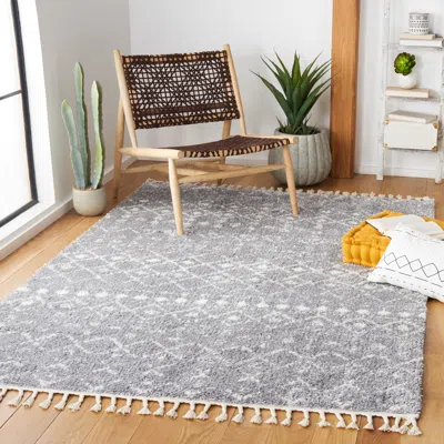 Safavieh Berber Fringe Shag Machine Made Area Rug, Light Grey / Ivory Bohemian Style Easy Care In Gray