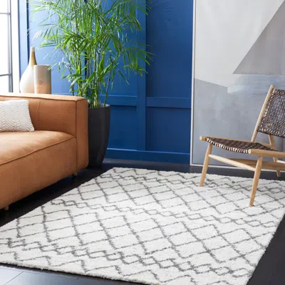 Safavieh Berber Shag Machine Made Area Rug, Ivory / Grey Shag / Flokati Style Easy Care In Gray