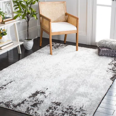 Safavieh Berber Shag Machine Made Area Rug, Light Grey / Dark Grey Shag / Flokati Style Easy Care In Gray