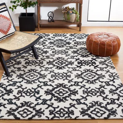 Safavieh Blossom Hand Made Area Rug, Ivory / Black Traditional Style Non-shedding