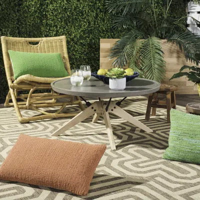 Safavieh Bryson Indoor/outdoor Modern Concrete Round 14.57-inch H Coffee Table In Gray