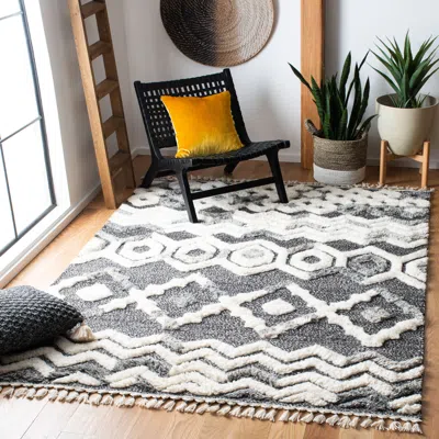 Safavieh Casablanca Hand Made Area Rug, Black / Grey Bohemian Style Non-shedding In Gray