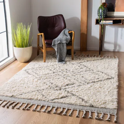 Safavieh Casablanca Hand Made Area Rug, Grey / Ivory Shag / Flokati Style Non-shedding