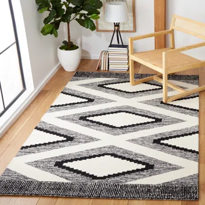 Safavieh Casablanca Hand Made Area Rug, Ivory / Black Bohemian Style Non-shedding In Gray