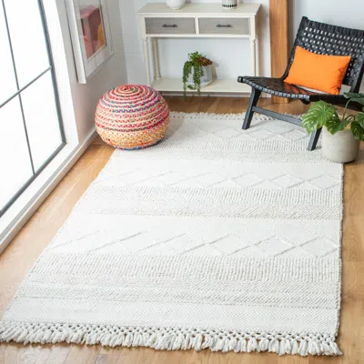 Safavieh Casablanca Hand Made Area Rug, Ivory Bohemian Style Non-shedding In Neutral