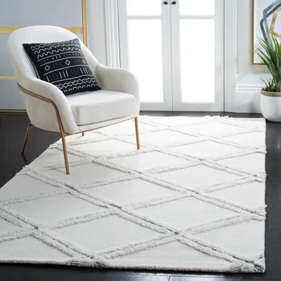 Safavieh Casablanca Hand Made Area Rug, Ivory Contemporary Style Non-shedding In White
