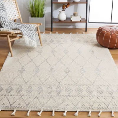 Safavieh Casablanca Hand Made Area Rug, Ivory / Grey Bohemian Style Non-shedding
