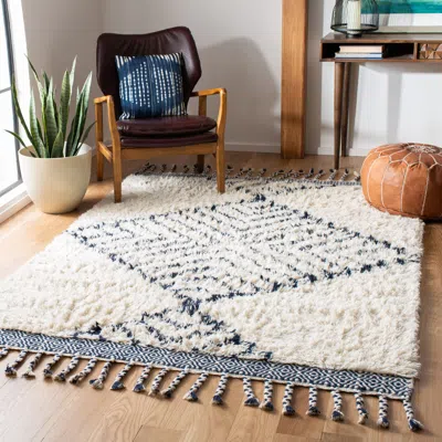 Safavieh Casablanca Hand Made Area Rug, Ivory / Navy Bohemian Style Non-shedding In Neutral